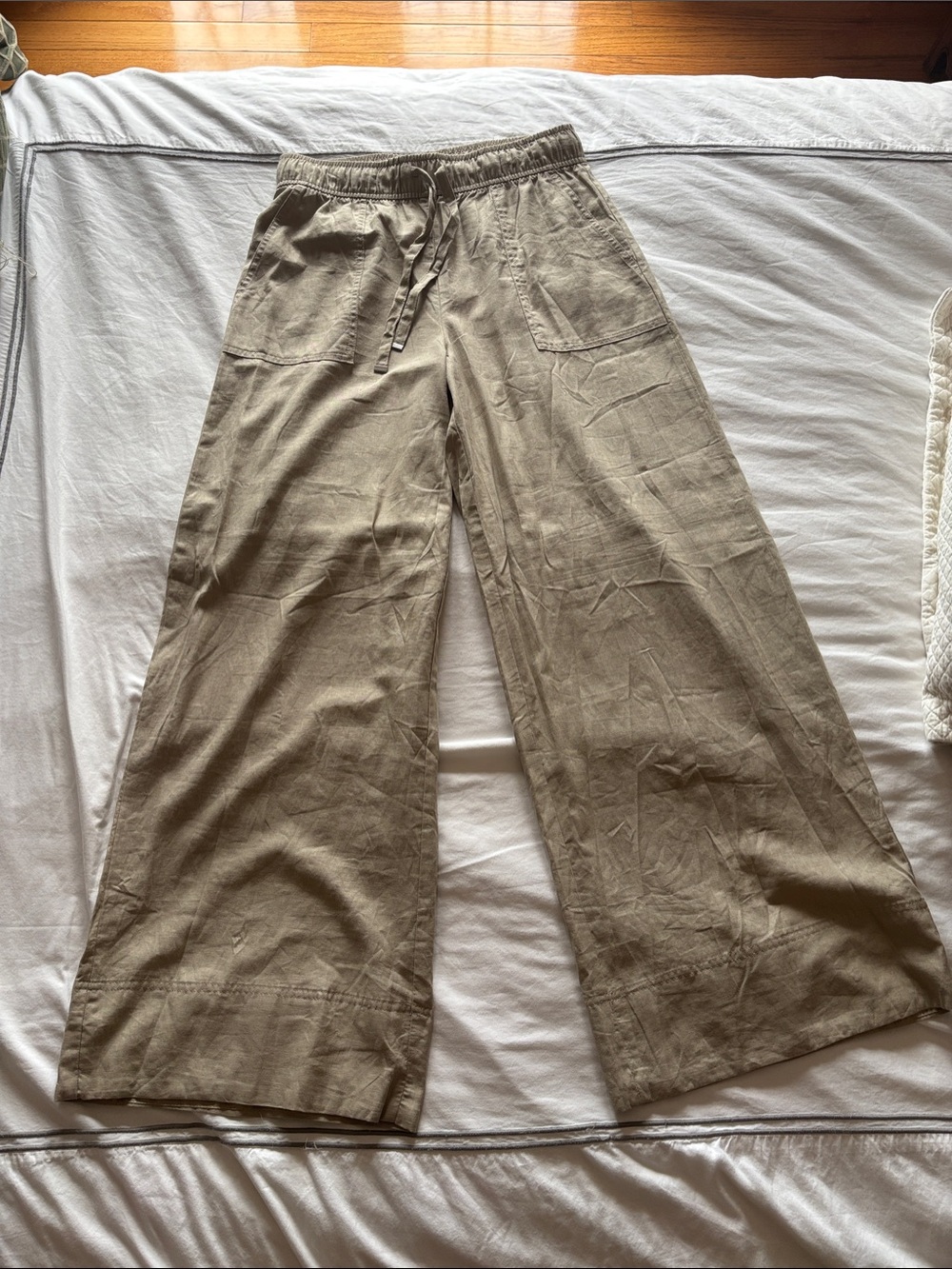 Zara Brand new Linen Beige Elastic Waist Pants